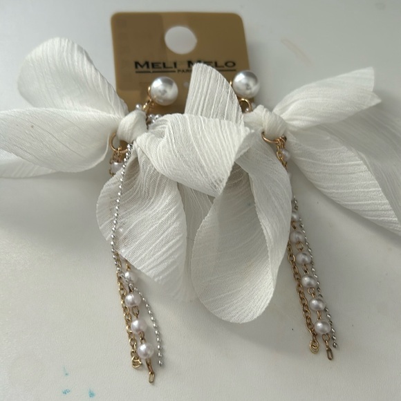 Not available (used as a gift) ACCESSORIES BUNDLE - Picture 1 of 6